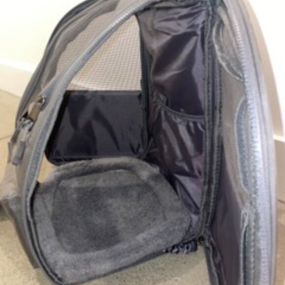 Expandable Pet Carrier Backpack | Airline-Approved Dog & Cat Travel Bag - Picture 5 of 5